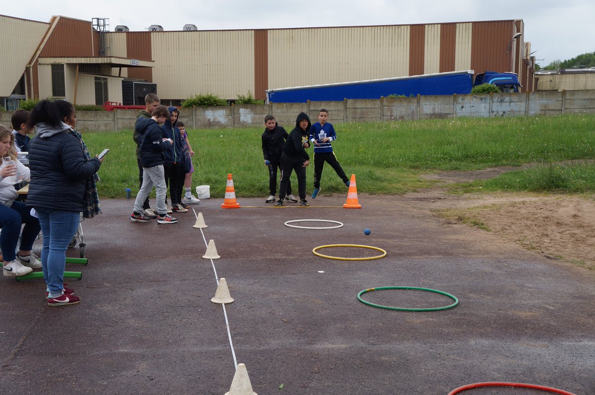 3ème Olympiades sportives pour les 6ème du <a href="/CLGAnquetin/">Collège Louis Anquetin</a>. Les averses n’ont pas découragé les élèves qui ont donné le meilleur sur chaque activité. Bravo à tous et merci aux organisateurs et accompagnateurs 👏🏻👏🏻
