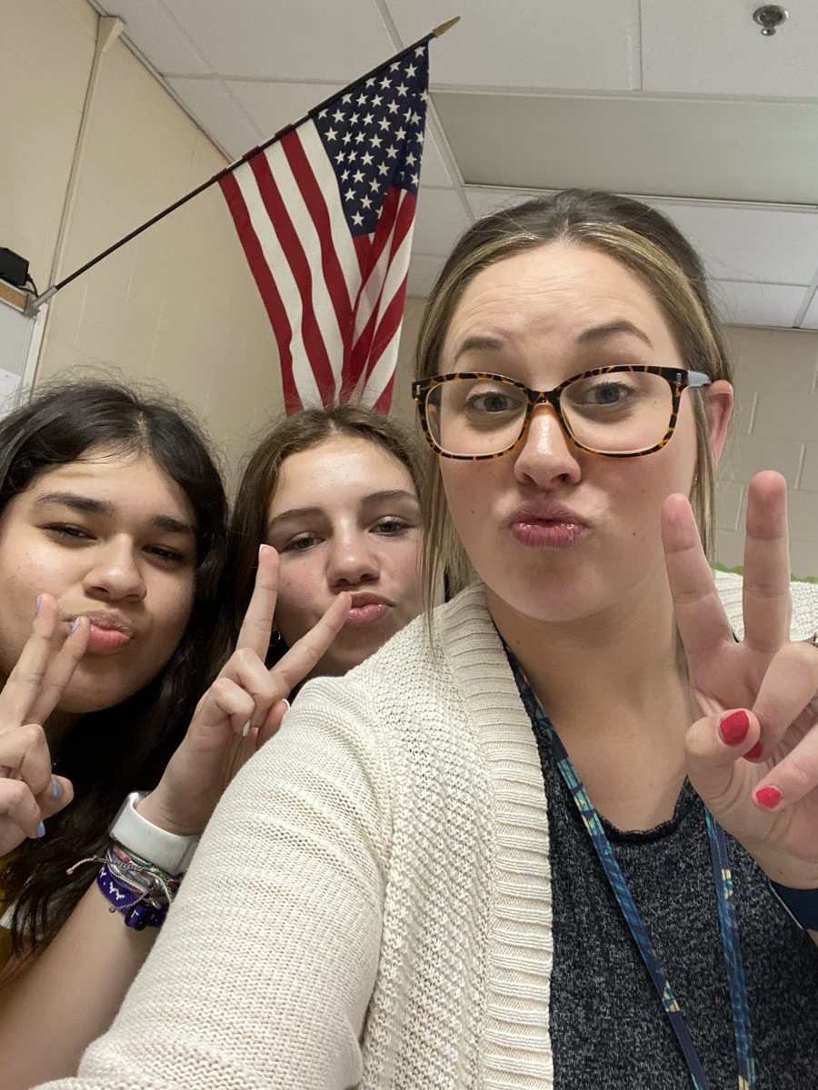 J_Blackmond's tweet photo. The year is winding down with this crew!! 9 days and counting! @nagel4a @NagelNighthawks https://t.co/PgPquxGZ46