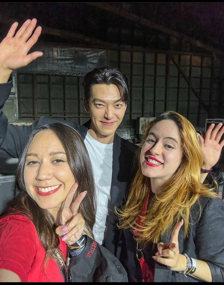 Fllors2's tweet photo. Comecei a assistir #BlackKnight e está top!
Mas amei ver tbm que  as meninas do @ohmyfriendtv entrevistaram os atores.
Representaram nós dorameiras!!!
#KimWoobin 
#SonseungHeon
#Esom 
#RohYoonSeo 
#Kangy https://t.co/twK81kSYN7