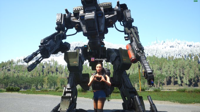 4 pic. Funny moments from my @ScumGame stream last night! We ran into this naked guy who ended up feeding