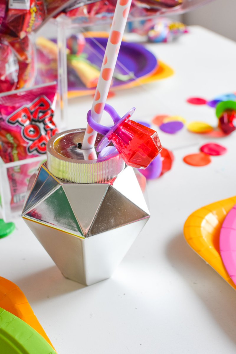 karaspartyideas's tweet photo. Make all your party details POP! Check out https://t.co/VTbVkEHksH for all the fun party details! @RingPopOfficial #RingPopPartyStarters #RingPopPartner https://t.co/dEP0ydH77T https://t.co/sFNruVAGaN