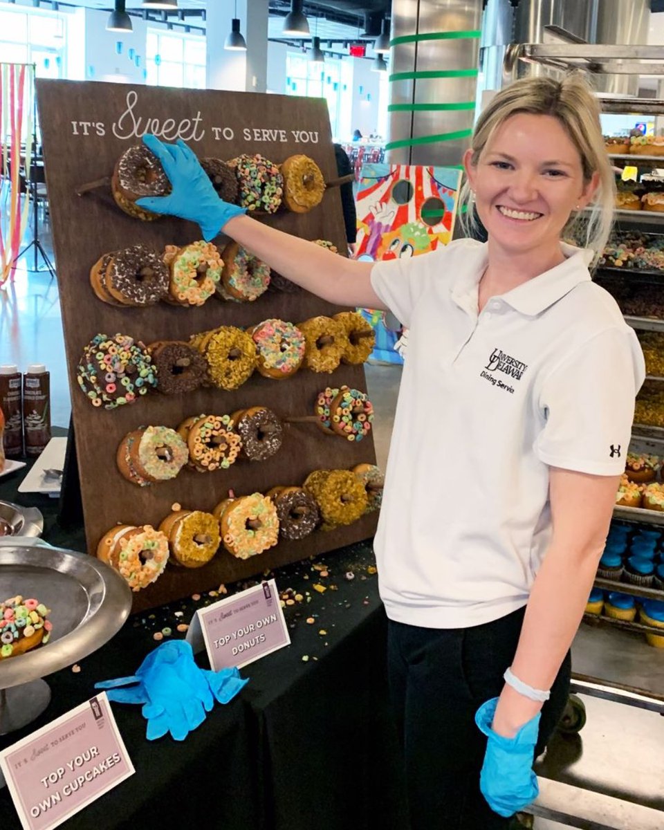 There's nothing sweeter than serving our students! ⁣Last month, Aramark Collegiate Hospitality hosted events on campuses across the country in celebration of Customer Appreciation Day 🍩🍦 #CollegeJobs #LifeAtAramark