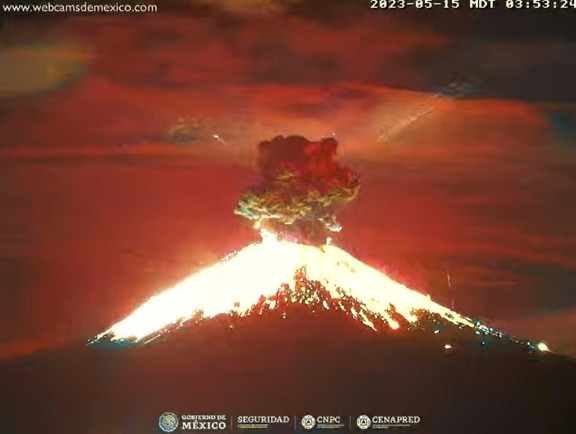 webcamsdemexico's tweet photo. 🌋 Explosión del #Volcán #Popocatépetl a las 03:53 hrs. 
Vista: #Tianguismanalco, #Puebla. 
🚦 Alerta Volcánica: #AmarilloFase2.
🚷 NO arriesgues tu vida ni la de los rescatistas.
Respeta el radio de exclusión de 12 km.
Vía #CENAPRED @CNPC_MX.
https://t.co/mxKL6qxXL8 https://t.co/fZyxm3ea2L