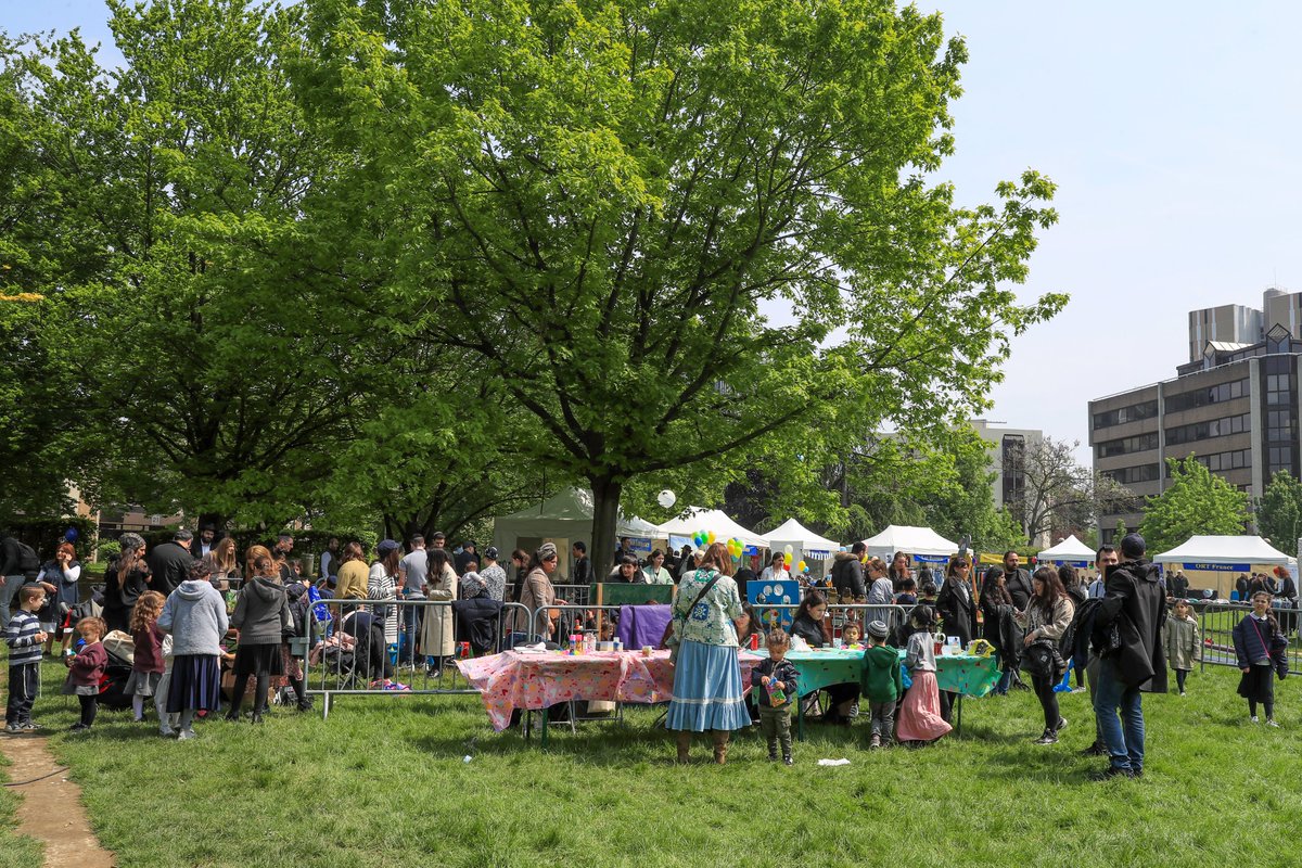 📍 À @VilleCreteil, Sophie Thibault <a href="/prefet94/">Préfet du Val-de-Marne</a> a célébré ce dimanche Lag Baomer lors de la grande journée champêtre organisée par la commune &amp; l'Acip, aux côtés de Laurent Cathala, maire et d'élus du #valdemarne

🎉 Jeux, stands et animations pour tous ont rythmé cette journée !⤵️