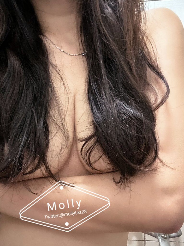 Mollytea28's tweet photo. 母親節剛過~
還沒斷奶的🍼🍼
快來補一下🤣🤣
#母親節 #斷奶 #哺乳 https://t.co/bf6kAvdwcR