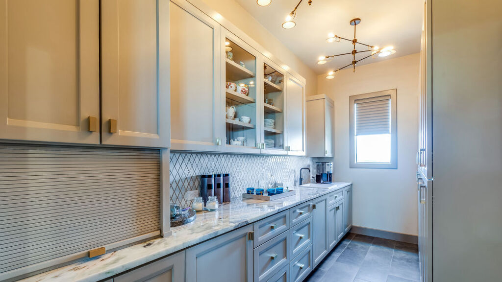 Lots of cabinets and storage in your walk in pantry allows you to keep everything organized and in one place! 
 
 #kitchen #walkinpantry #realestate #interiordesign #kitchengoals instagr.am/p/CsRVpVbtk_a/