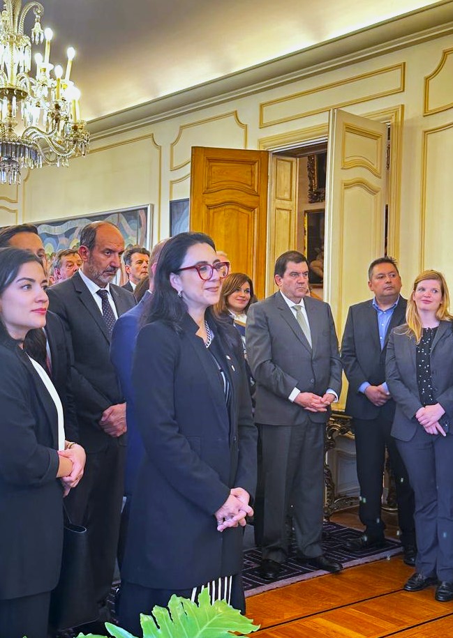 A cet événement où j'ai présenté les priorités du Mexique, étaient présents: la DG de Protection consulaire <a href="/SRE_mx/">Relaciones Exteriores</a> <a href="/vcalva/">Vanessa Calva Ruiz (she/ella)</a>, le fondateur de #ambassadespourlegalité, les membres de la Coalition #ERC ainsi que des ambassadeurs d'Amérique latine, d'Afrique, d'Asie et d'Europe.