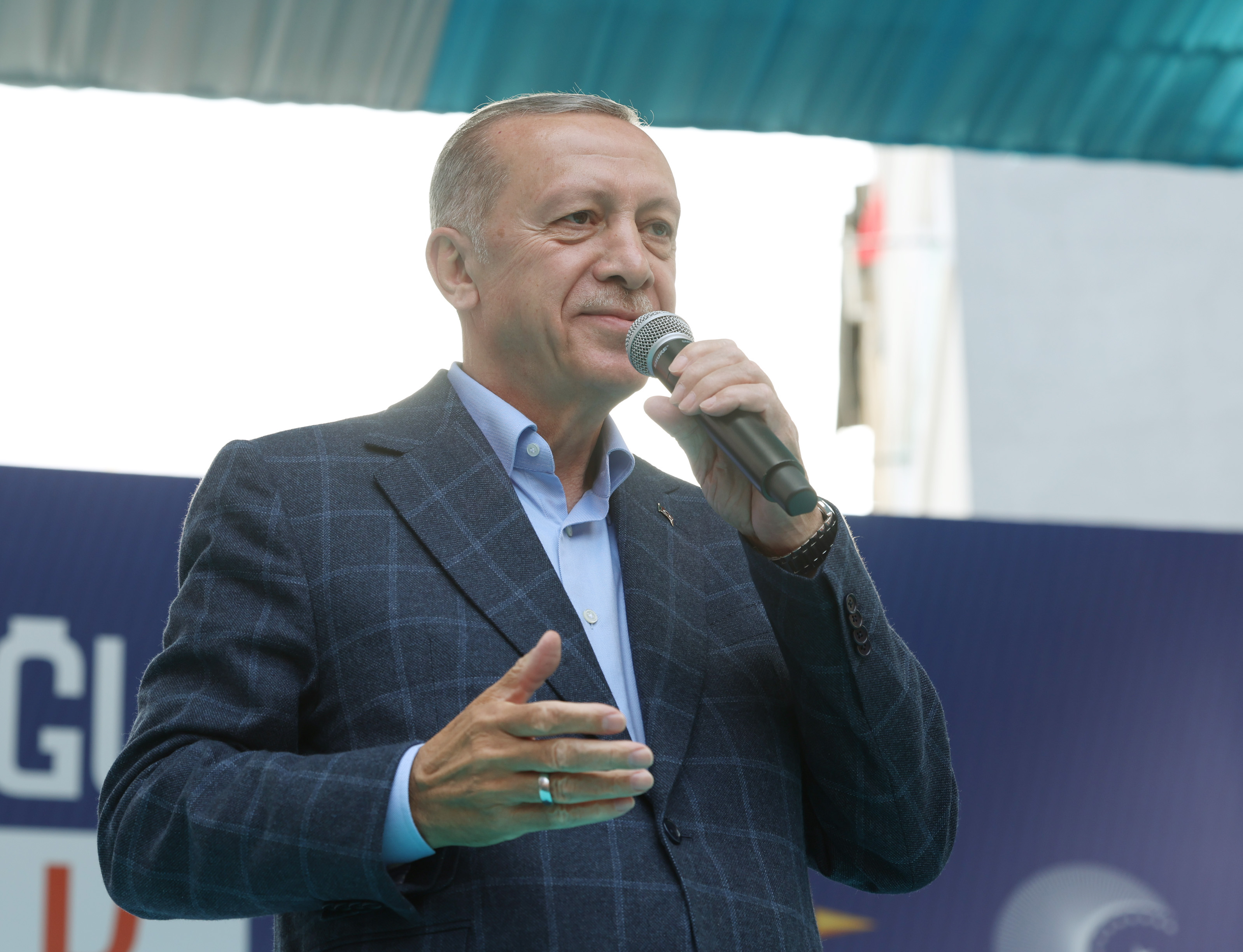 Adio, Erdogan!? Turcia se îndreaptă spre un al doilea tur de scrutin în alegerile prezidențiale. Președintele nu a reușit să obțină 50% din voturi. Foto: Tw/@trtworld