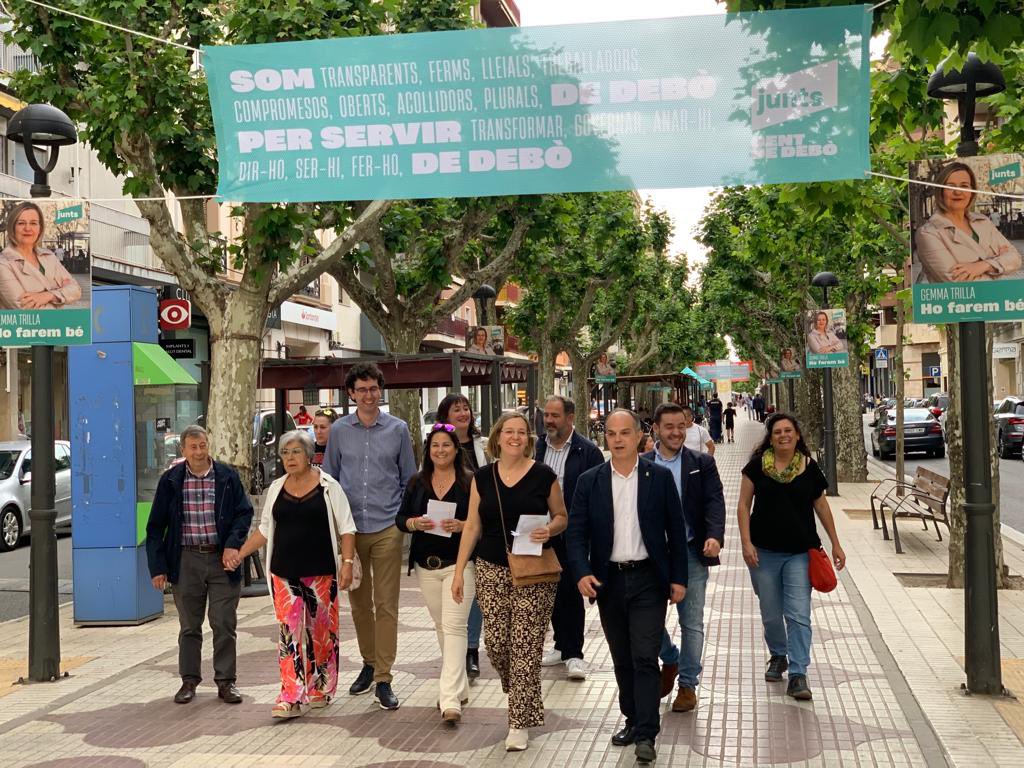Jordi Turull i Negre (@jorditurull) on Twitter photo Aquesta tarda a #Balaguer amb la <a href="/GemmaTrilla/">Gemma Trilla 🎗</a>. Pot ser una gran alcaldessa. 
Persona propera, empàtica, ferma, positiva, i amb una gran vocació de servei. Té un projecte per la ciutat que pot fer-la tornar a brillar com a capital a benefici de tots els balaguerins.
#GentdeDebò Aquesta tarda a #Balaguer amb la <a href="/GemmaTrilla/">Gemma Trilla 🎗</a>. Pot ser una gran alcaldessa. 
Persona propera, empàtica, ferma, positiva, i amb una gran vocació de servei. Té un projecte per la ciutat que pot fer-la tornar a brillar com a capital a benefici de tots els balaguerins.
#GentdeDebò