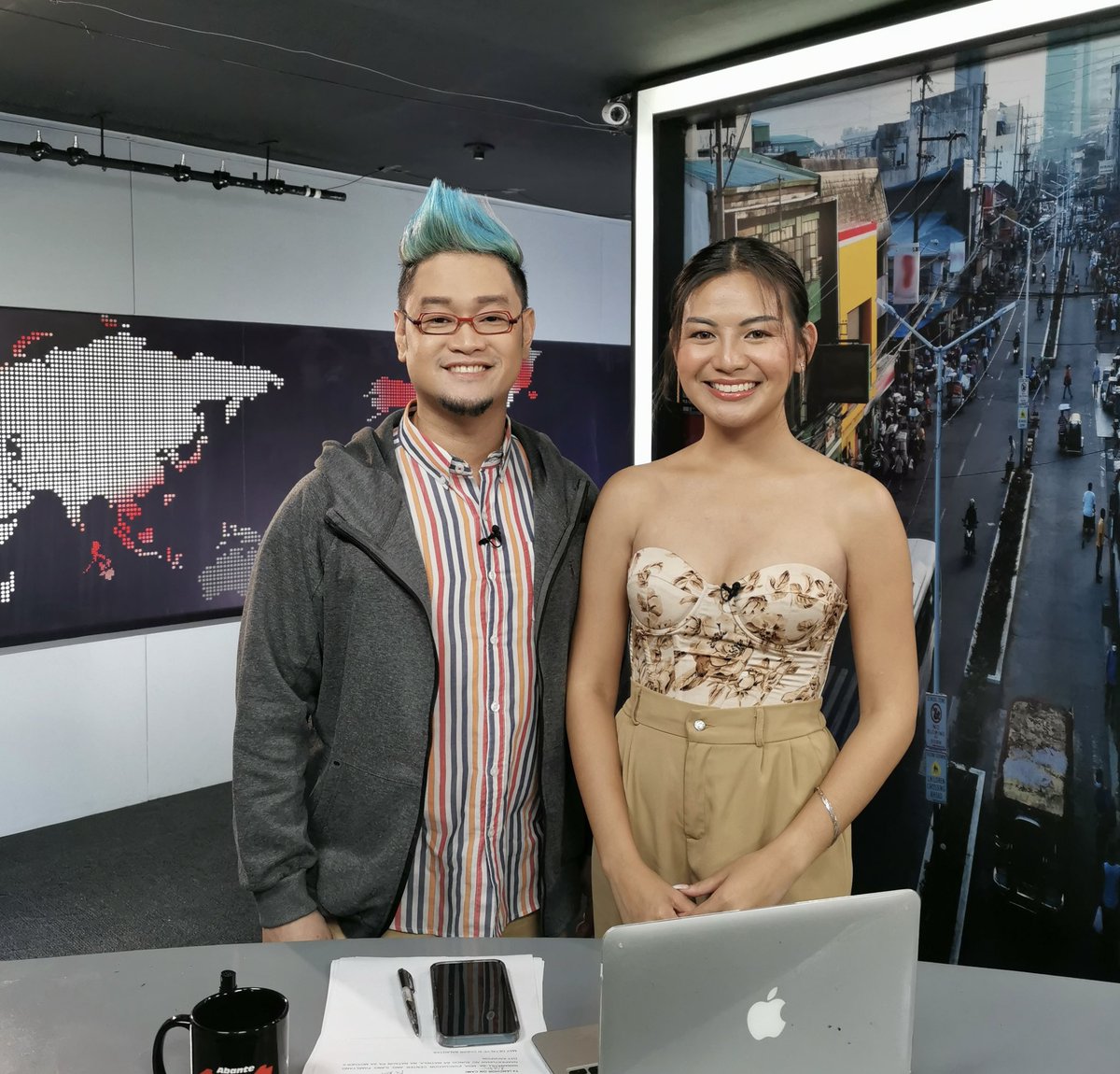 mrfu_mayganon's tweet photo. with my telebabe she! ang laki ng ahas episode. ang laki ng ahas?! abante teletabloid. 6pm. m-f. sa yt,fb&tiktok ng abante news! #FUshe #salazardentalclinic #abante #abanteteletabloid #newsanchor #tagabulabogngbuonguniverse #mayganon @AbanteNews @ATeletabloid https://t.co/u7KMDG2Hjg