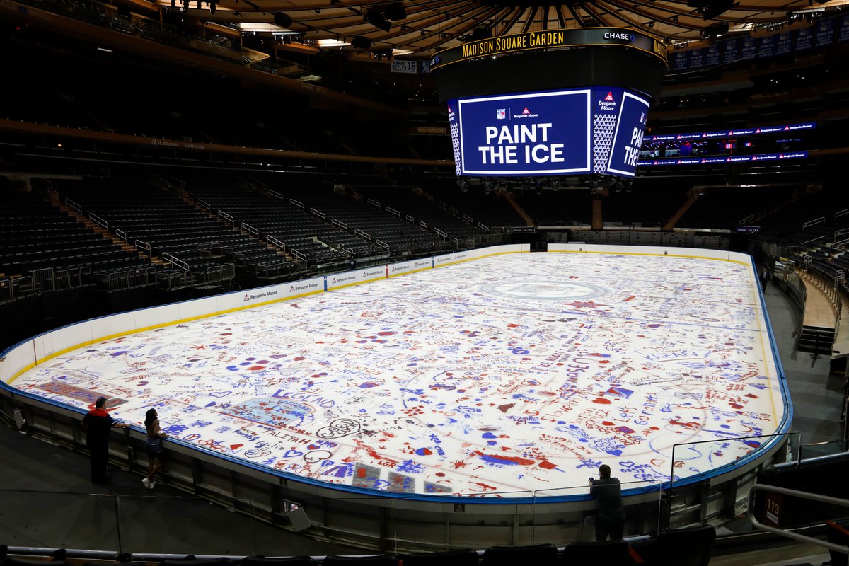 Looking good, <a href="/TheGarden/">MSG</a>. 🫶

Big thank you to <a href="/kandre_miller/">K'Andre Miller</a> and <a href="/Benjamin_Moore/">Benjamin Moore</a>  for their help at this year's Paint the Ice event.