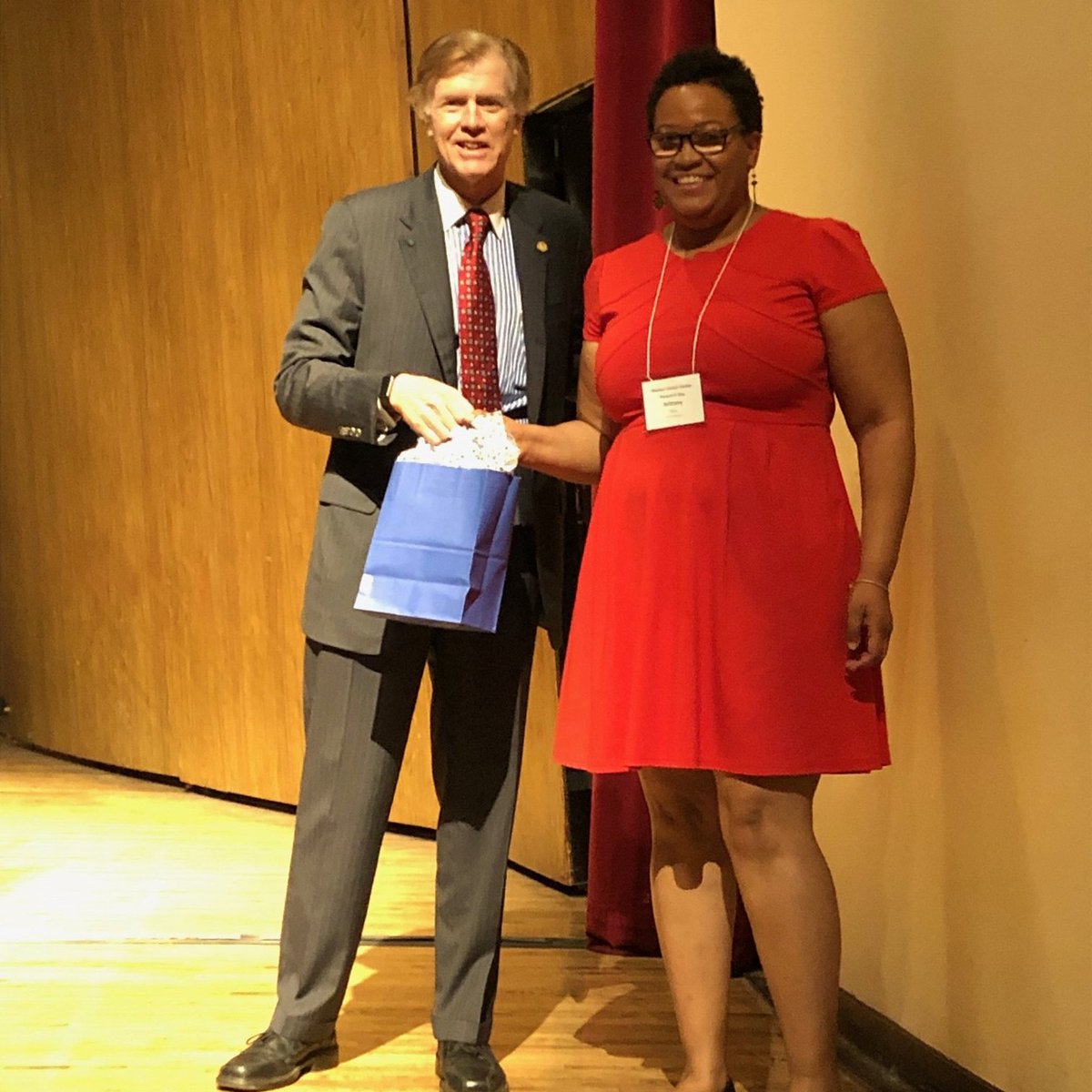 MCCTrainees's tweet photo. Congratulations to Dr. Tianyan Gao for receiving the Faculty Mentorship Award and to Dr. Brittany Rice for receiving the Trainee Mentorship Award at the 2023 Markey Cancer Center Research Day👏👏👏 @UKMarkey @ResearchKY @UKUGR https://t.co/Rqt6leER5f