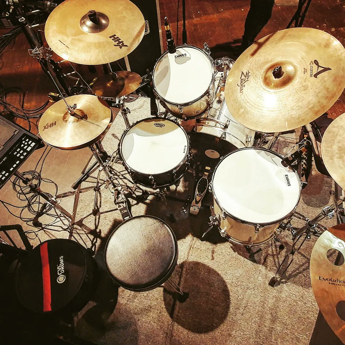 aledrumgroove's tweet photo. ๐ฅ #TeatroPortoSanGiorgio per la seconda parte dell'allestimento...#InspirationTour2023 #Alexia...๐ฅ๐ @CVLdrums #summertour #Alexia #drumming #theatre #rehearsal #summeriscrazy #musicpics #touritaliano #news https://t.co/CDqLWbJ6fd