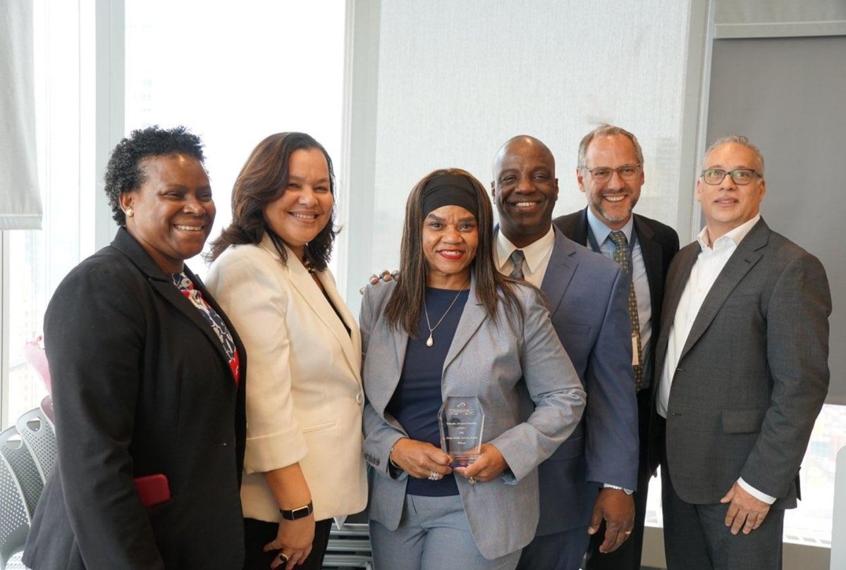 Yolanda Johnson-Peterkin was celebrated today at @CrimJusticeNYC for her work changing lives for the better in NYC. #2023SloanPublicServiceAwards @SloanFoundation
