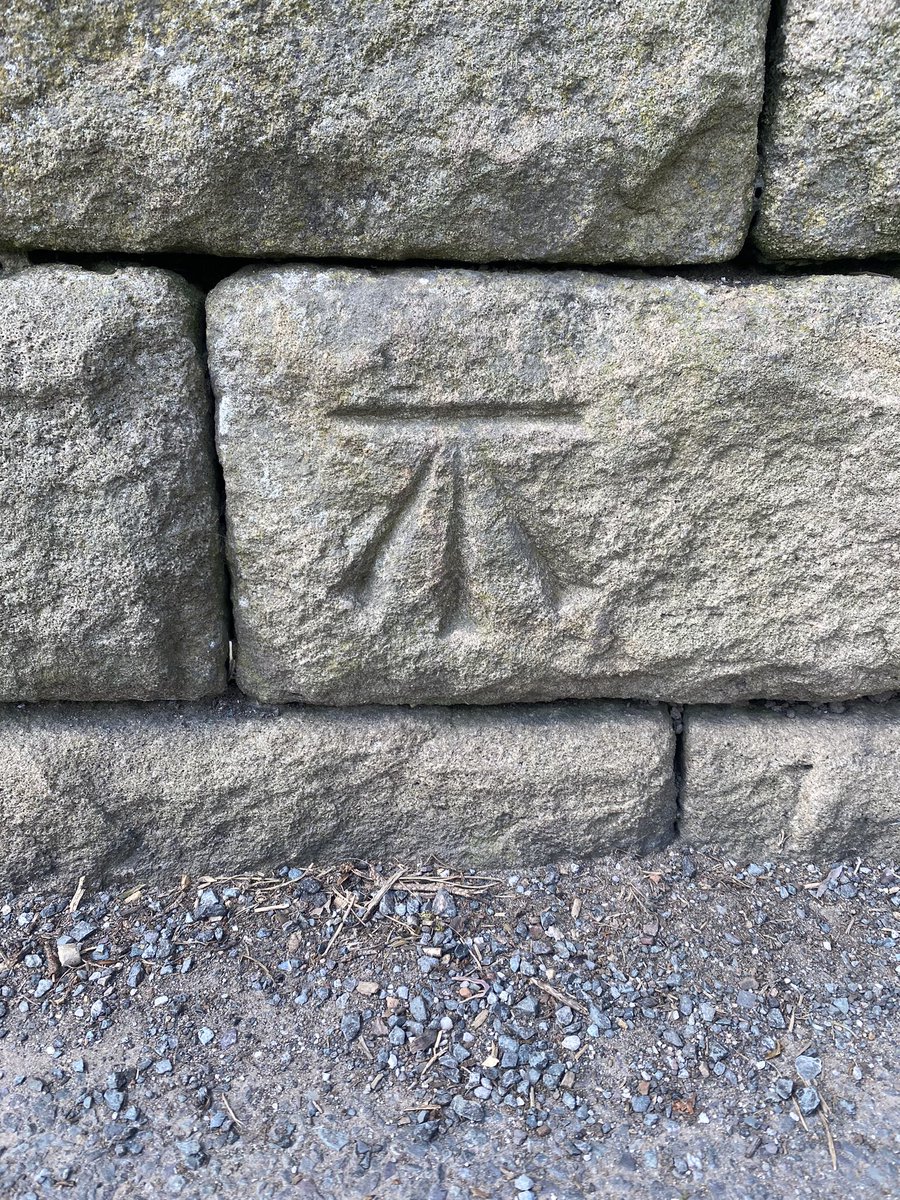 HellingtonBoots's tweet image. Another OS Bench Mark bagged on the dam wall. #OSBenchMark #CutMark