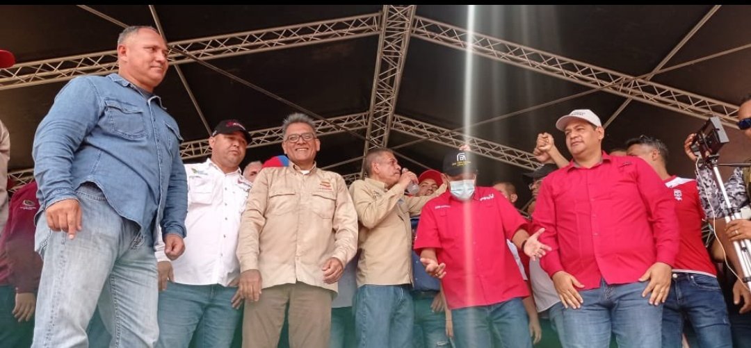 yura122522's tweet photo. Pdte. @NicolasMaduro el regreso de @JAriasPalacio a #Guayana calmara el conflicto de la Clase Obrera, escuche a los trabajadores, escuche a #Guayana retorne a @JAriasPalacio y al cese de conflictos en las Empresas Básicas https://t.co/QuVLNtlg9i