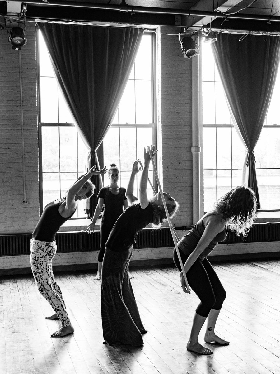 rudegrooms's tweet photo. We just announced our #summer2023 #actor training to our mailinglist! Join us in #nyc or for #onlineclasses including 4-week #scenestudy, a 3-day #Shakespeare Intensive, and weekly #Stickwork/Open Work sessions.
Missed the email? Read and subscribe here: https://t.co/H134BNhLpr https://t.co/8t1nYoG1q7