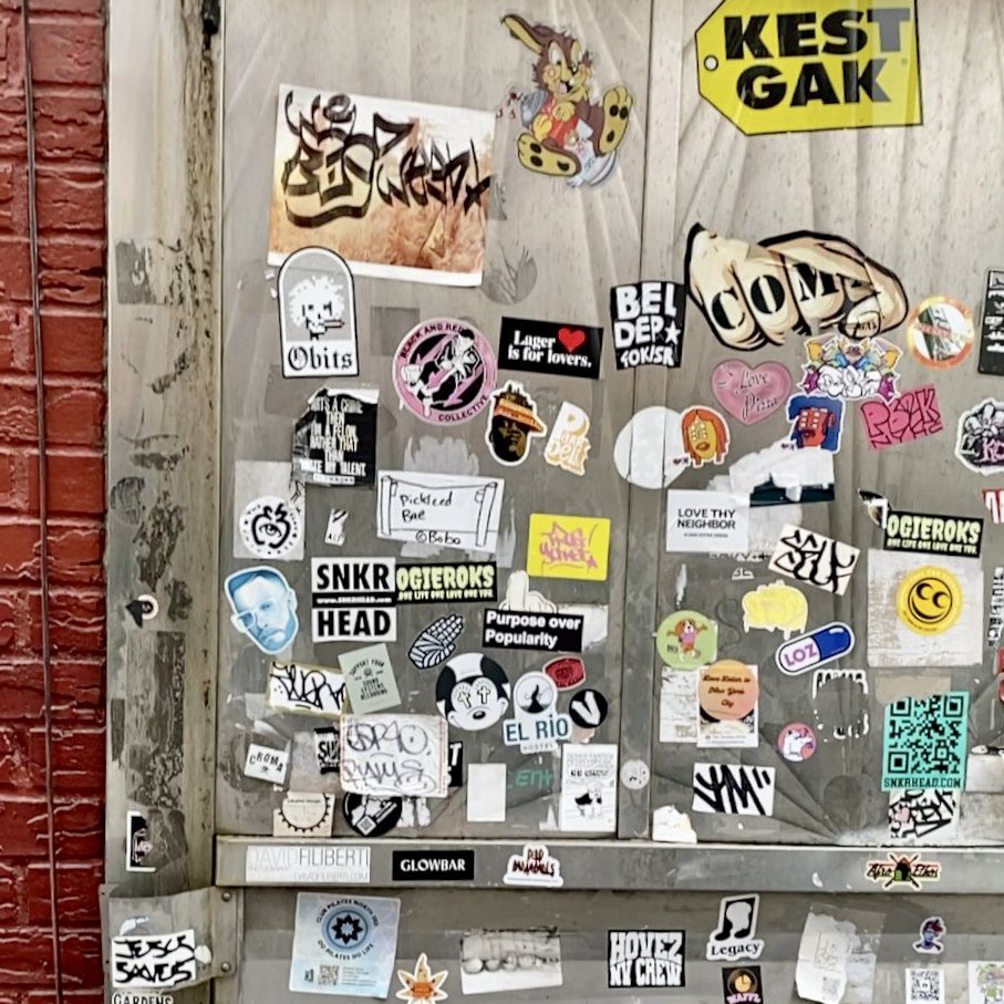 ObitsNFT's tweet photo. Obits love or Obits hate?

#ObitsSticker #FuckNFT https://t.co/ejYlKrSdt0