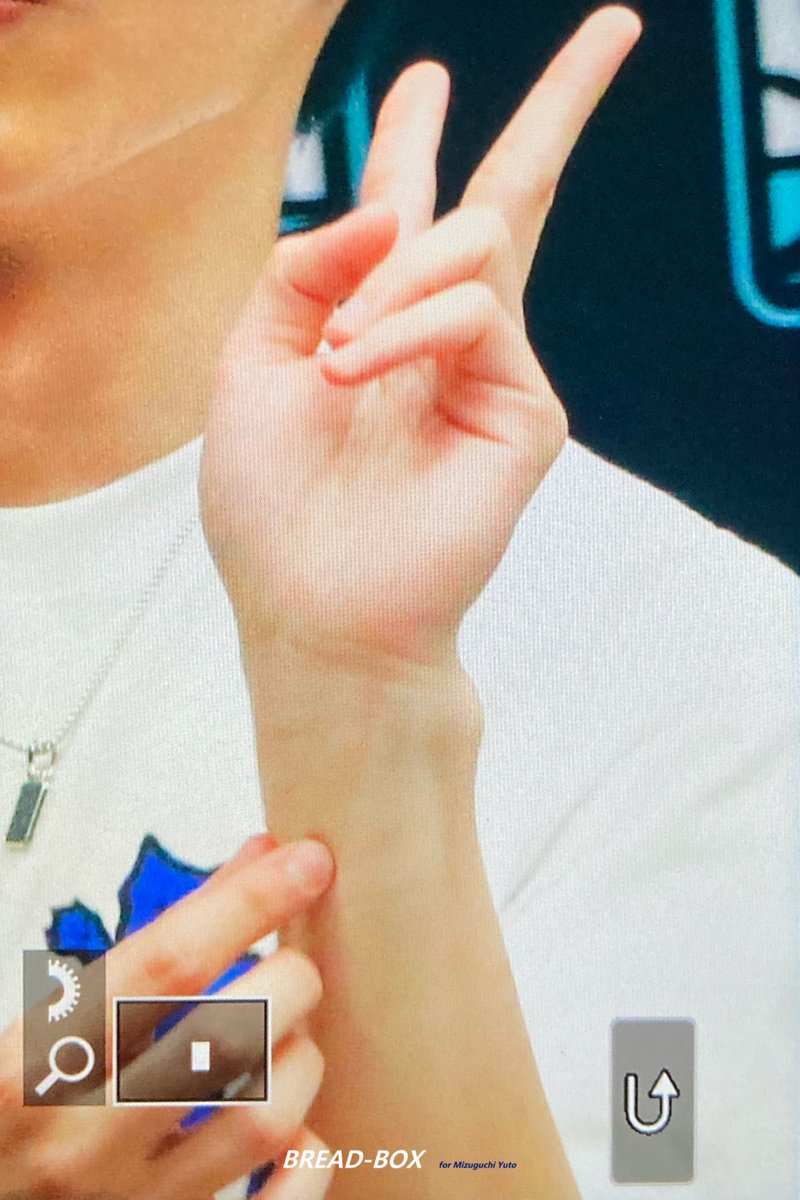 990316_breadbox's tweet photo. 230515 Preview
삐빅 - 동맥피스 중독입니다
#유 #유토 #U #YUTO #온앤오프 #ONF #Bread_box @WM_ONOFF https://t.co/3BTnnav3h1