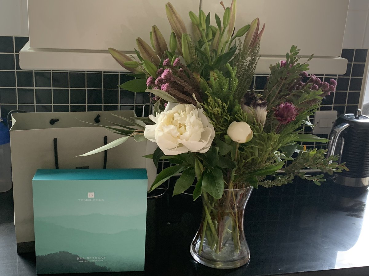Heather Callaghan (@heather_lou23) on Twitter photo Would like to say a massive thank you to my work family <a href="/JohneastwoodHos/">John Eastwood Hospice</a> inpatient unit for my lovely flowers and gifts x Would like to say a massive thank you to my work family <a href="/JohneastwoodHos/">John Eastwood Hospice</a> inpatient unit for my lovely flowers and gifts x