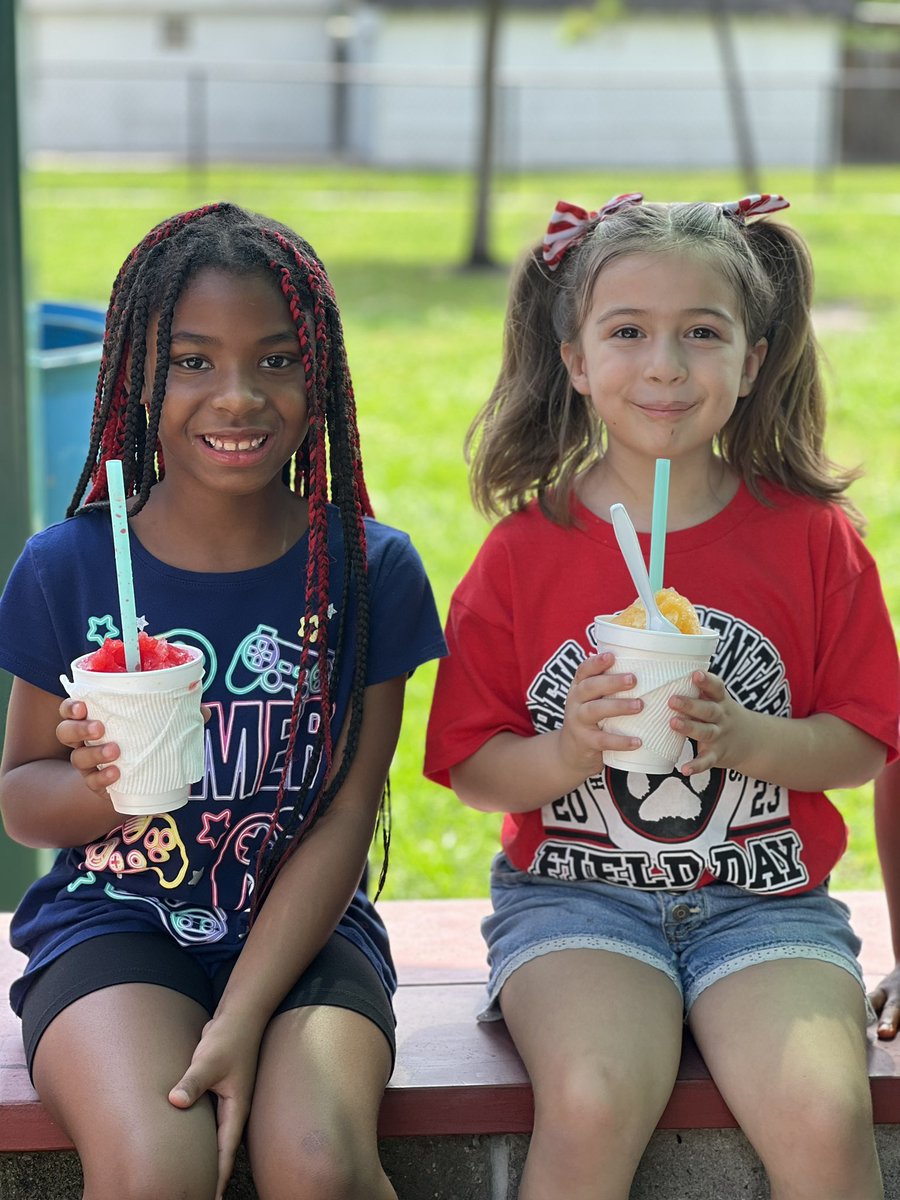 Gigi’s got THE B E S T Sno-Balls but they offer some very decadent treats too! Perfection!  😋 <a href="/CharlesRDrewES/">Drew Elementary</a> <a href="/C_Tisdom/">Christy Tisdom</a>