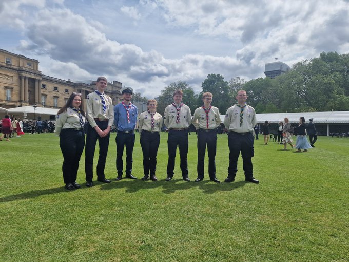 Really Proud of Hertfordshire Scouts, including one of our own Leaders, at Buckingham Palace to celebrate their Gold Duke of Edinburgh Awards.
<a href="/CCHertsScouts/">Liz - Herts Scouts</a> <a href="/HertsScouts/">Hertfordshire Scouts</a>