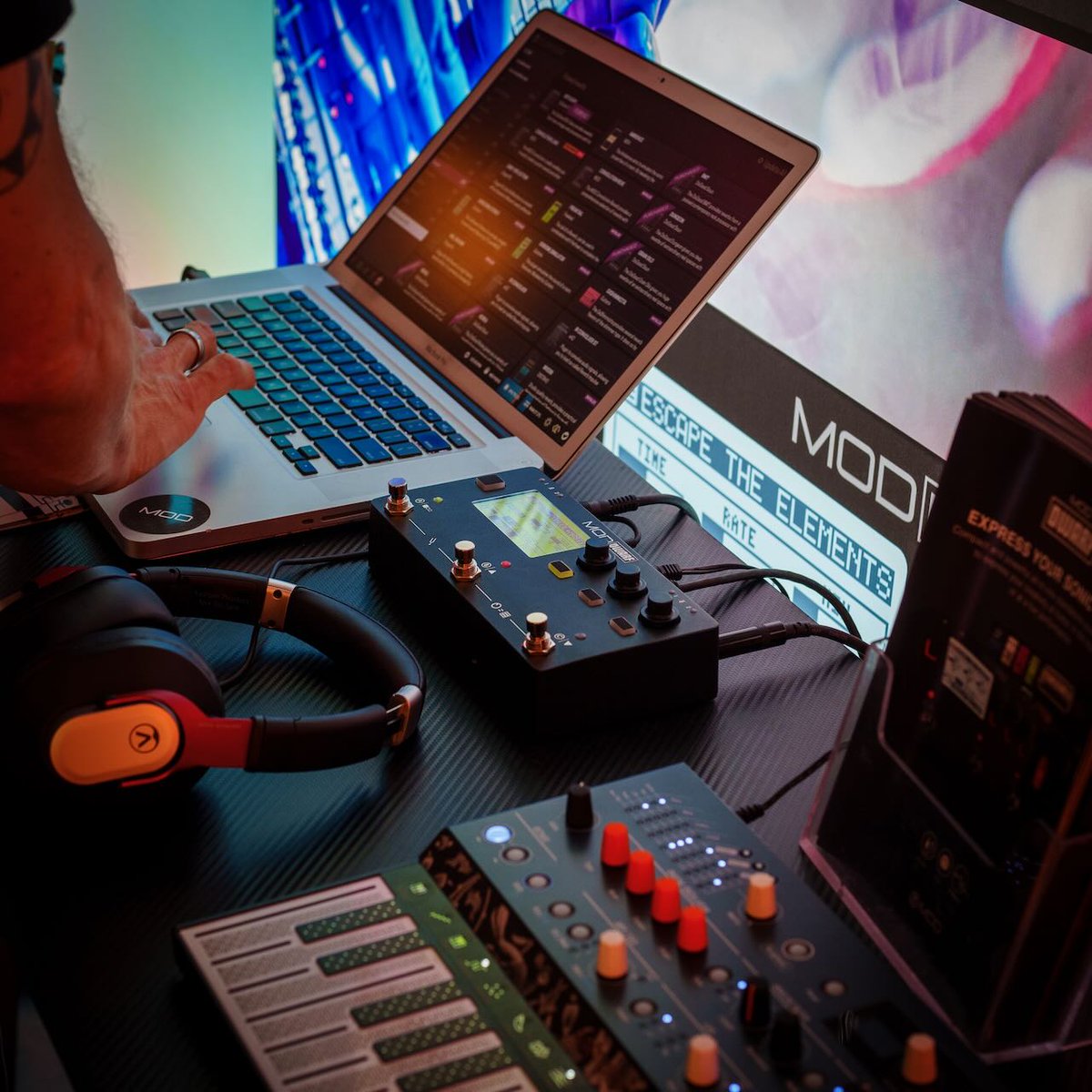modaudiotw's tweet image. 📸 Check out the highlights from @superbooth 2023. We showcased the incredible MOD Dwarf, featuring the groundbreaking AIDA-X, Convolution Reverbs, and RealTime Mastering with the RMPro. Stay tuned for more updates! 🎛️🎶 #MODDwarf #AIDAX #ConvolutionReverbs @ReMasterMedia1