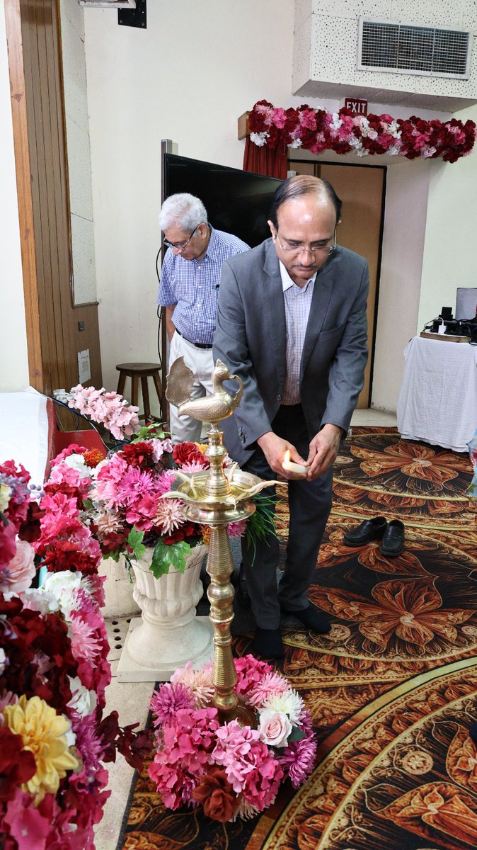 ramgopal_rao's tweet photo. I attended the @CSIRCEERI #Pilani One Week-One Lab event today as the Chief Guest. #CEERI is one of the finest @CSIR_IND laboratories for #electronics and #microwave research. A lot of technologies developed by #CEERI are used in Indian #space and #defence missions. Of late, CEERI is working on technologies for societal applications. They have commercial grade #LED technologies for lighting applications, starting with the material growth onwards. You can find in CEERI one of the most advanced #GaN technology groups. They have signed agreements today for 5 technology transfers with various industries in the country.
Check CSIR-CEERI website for the technologies available in #CEERI for licencing and get in touch with them. @bitspilaniindia and CEERI will soon sign a comprehensive agreement for close interactions.
Dr. P C Panchariya, Director, CEERI is doing a great job in providing a leadership to the institute. Prof. Chandra Shekhar, ex Director, CEERI and currently an Emeritus Professor in BITS Pilani is a visionary leader and someone respected by everyone. Prof. Chandra Shekar is also a distinguished alumnus of BITS Pilani. Director, BITS Pilani Prof. Sudhirkumar V Barai was also present on this occasion.
@CSIR_IND #CSIR #CEERI