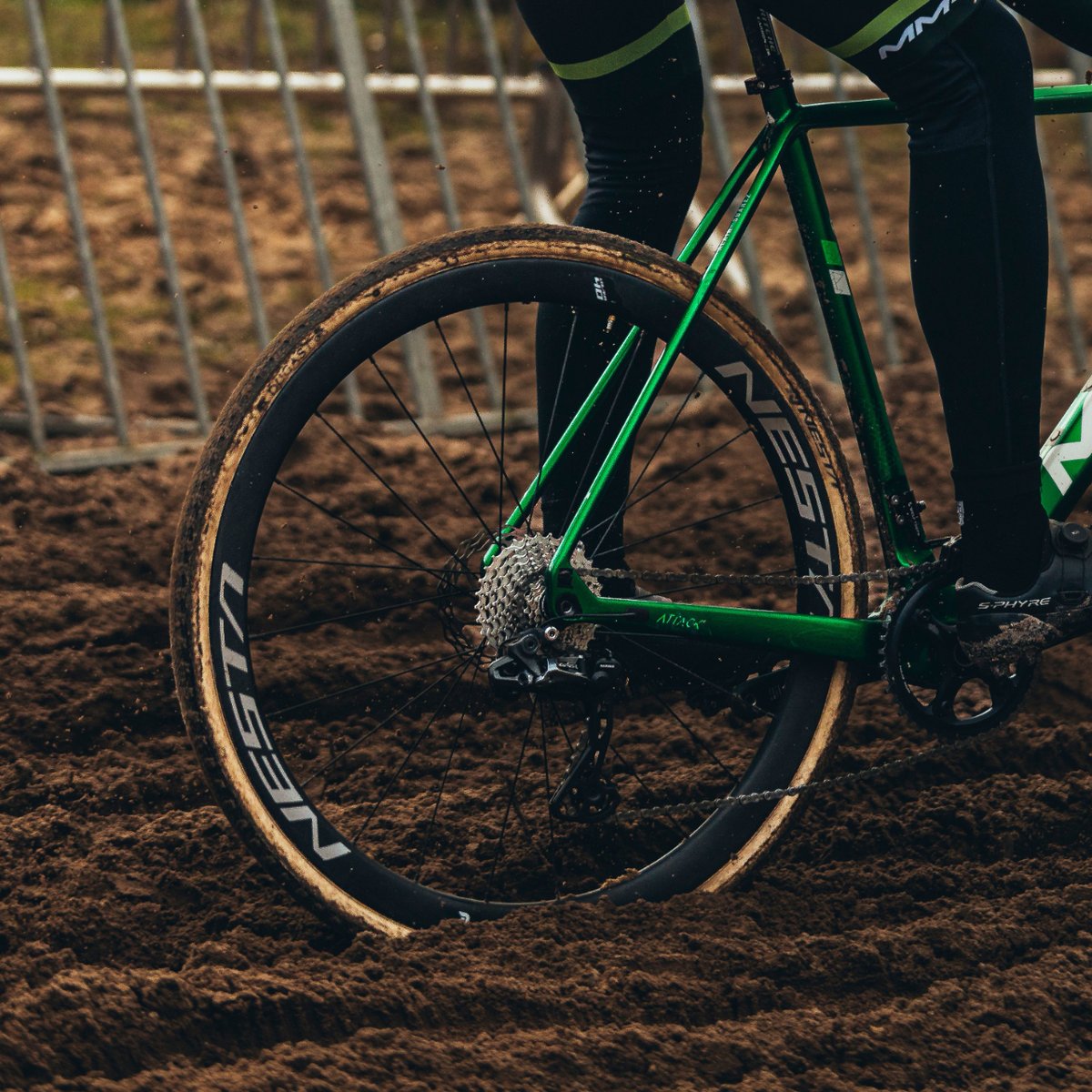 nestawheels's tweet photo. @nestacx ¿Alguien más tiene ganas de que vuelva el #ciclocross?
#borntobebetter
#rideNESTA #racingexperiences #nestawheels #cyclinglife #cxiscoming #cyclocross #crossisboss #handbuiltwheels https://t.co/vbtlpBBAdY