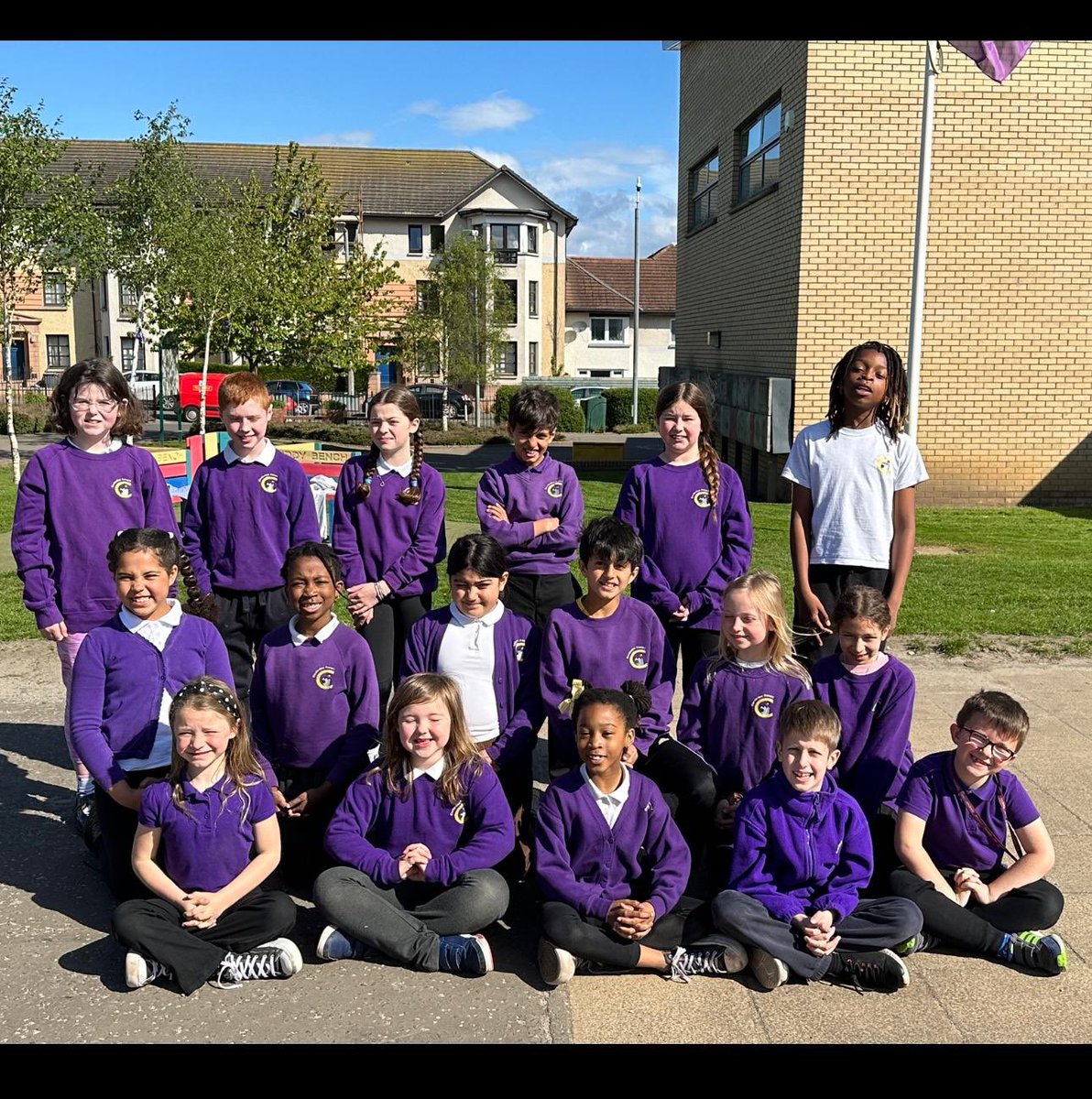 Our Junior Leadership Team members were announced at Assembly this afternoon. They will be ensuring that pupil voice is at the centre of all decision making for our school. We are very excited to be working with them @cv_doyle @Castleview_PS #pupilparticipation #pupilvoice