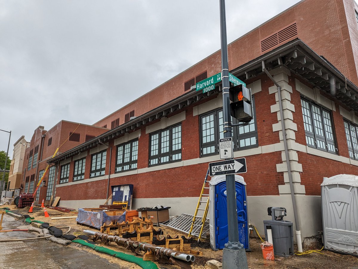 DC_PSC's tweet photo. What's that building at Sherman/Harvard St NW? It's a new @PepcoConnect substation, an above-ground, gas insulated switchgear indoor facility that incorporates the original 1907 structure. Our staff had the opportunity to tour the almost-completed facility. #DCInfrastructureWeek https://t.co/jeTEuOz4kq