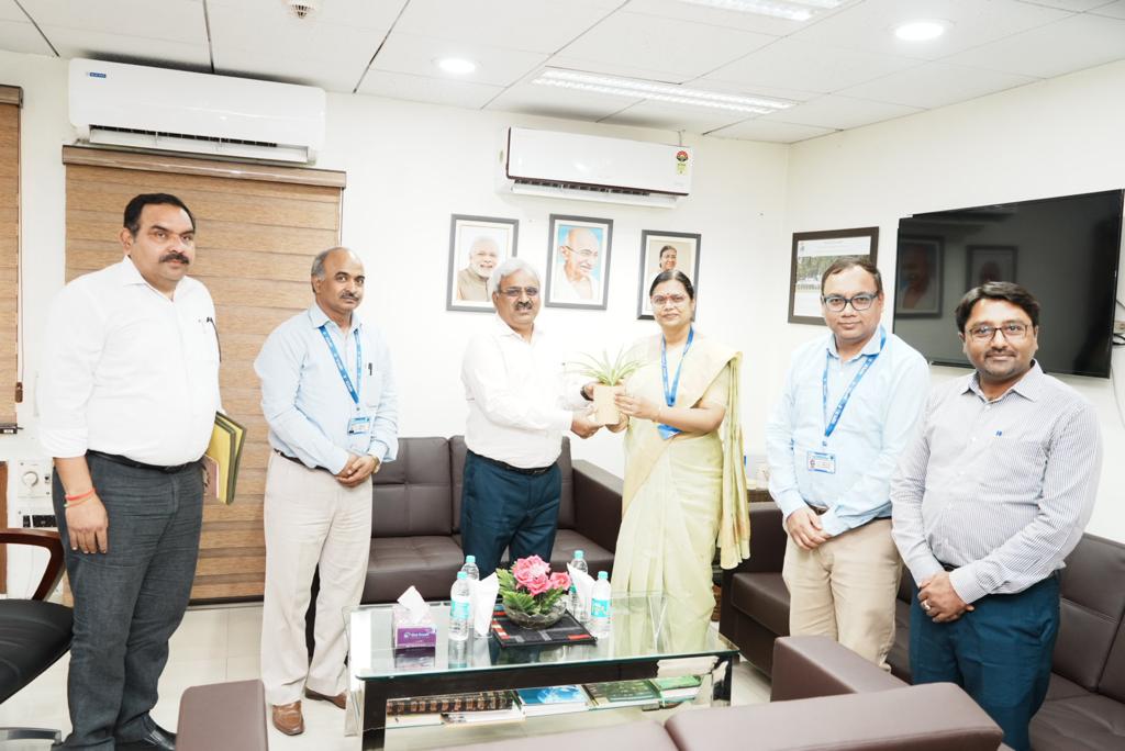 Sanjay Kumar (@sanjaykcimap) on Twitter photo <a href="/CSIRCIMAP/">CSIR-CIMAP</a> & <a href="/NIPERRaebareli/">NIPER Raebareli</a> signed MoU for collobrative work on medicinal and aromatic plants between both institutions specially focused on pharmaceutical and other aspects <a href="/CSIR_IND/">CSIR, India</a> <a href="/PrabodhTrivedi/">Prabodh Trivedi</a> <a href="/DrNKalaiselvi/">N Kalaiselvi</a> <a href="/DirectorCimap/">Director, CSIR-CIMAP</a> <a href="/DrJitendraSingh/">Dr Jitendra Singh</a> <a href="/CSIRCIMAP/">CSIR-CIMAP</a> & <a href="/NIPERRaebareli/">NIPER Raebareli</a> signed MoU for collobrative work on medicinal and aromatic plants between both institutions specially focused on pharmaceutical and other aspects <a href="/CSIR_IND/">CSIR, India</a> <a href="/PrabodhTrivedi/">Prabodh Trivedi</a> <a href="/DrNKalaiselvi/">N Kalaiselvi</a> <a href="/DirectorCimap/">Director, CSIR-CIMAP</a> <a href="/DrJitendraSingh/">Dr Jitendra Singh</a>