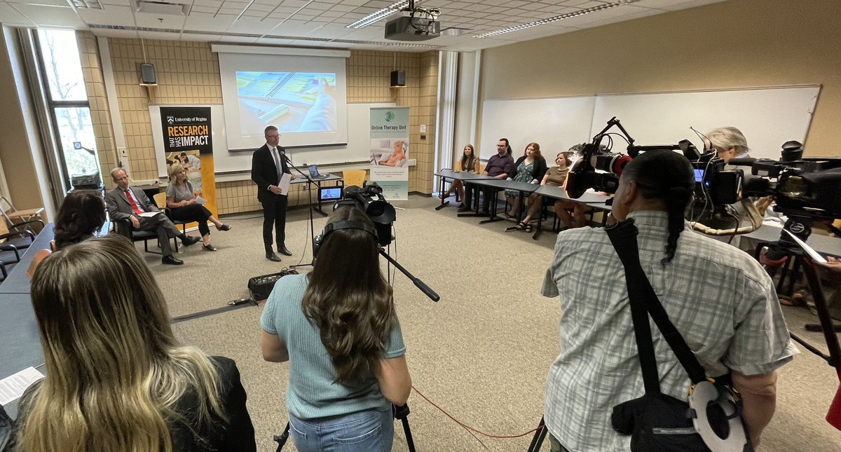 Breaking news: Minister <a href="/everetthindley/">Everett Hindley</a> is on campus to announce $400,000 in additional funding from the <a href="/SKGov/">Government of Saskatchewan</a> to support #UofRegina’s <a href="/TherapyUser/">Online Therapy Unit</a>. The increased funding will allow Internet-delivered Cognitive Behavioural Therapy (ICBT) to reach more residents in #SK.
