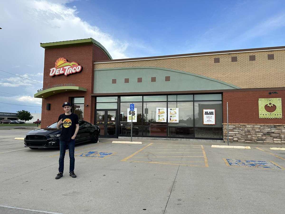 MattBermingham's tweet photo. Moore Oklahoma. Del Taco Getaway #deltaco #comebacktotexas https://t.co/flH3jBP7uH