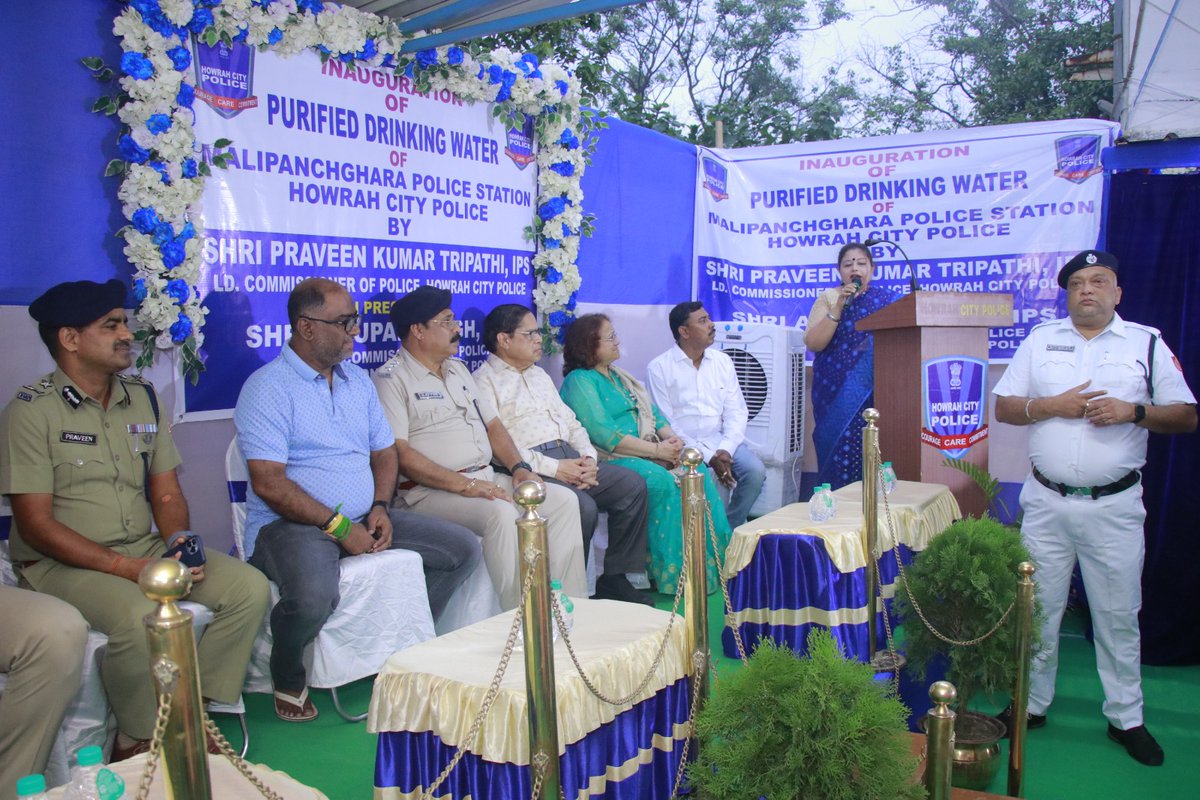 dcpnorthhcp's tweet photo. "Importance of water can't be replaced by any other thing, same for  the humanity ". Keeping this in mind Malipanchghora PS under HPC in collaboration with Alliance Club installed a  cold water purifier for all.  Ld CP, HPC inaugurated this.
#HowrahCityPolice
#ToServeandProtect https://t.co/bRL8ozYElD