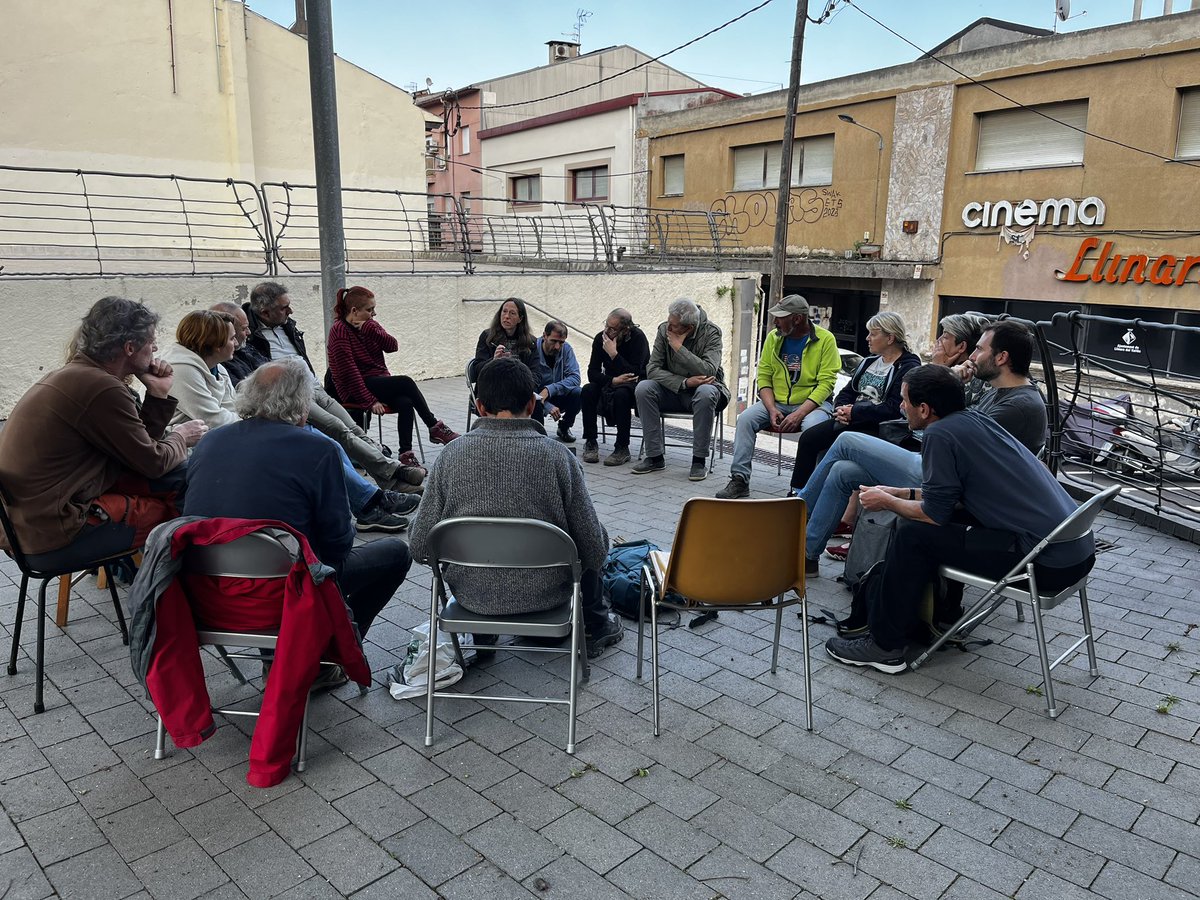 SalvemLaBassa's tweet photo. Avui a l’assemblea parlem de com seguim i com responem a la sentència. ✨

Incansables! ✊🏼🍃

 #SalvemLaBassa https://t.co/EG50ps64vW