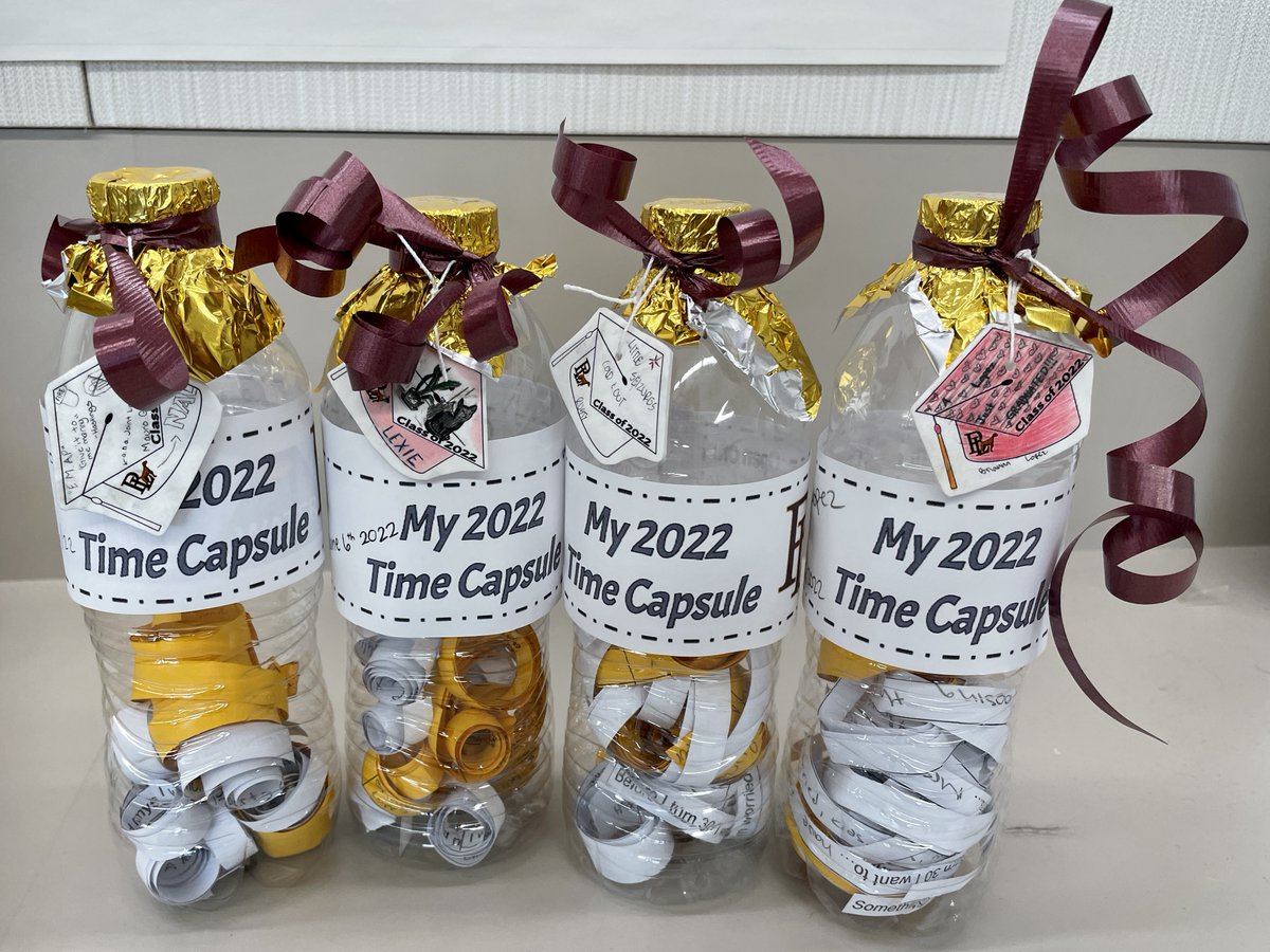 Last year I did this time capsule water bottle project with my graduating seniors. They loved it. Here are all the digital parts and directions: litandtech.com/2022/06/time-c… 
#graduation #classof23