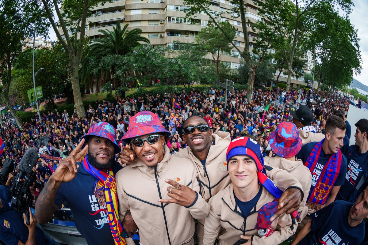 FCBarcelona's tweet photo. The Kings of Les Corts https://t.co/4rRRNcYk9X
