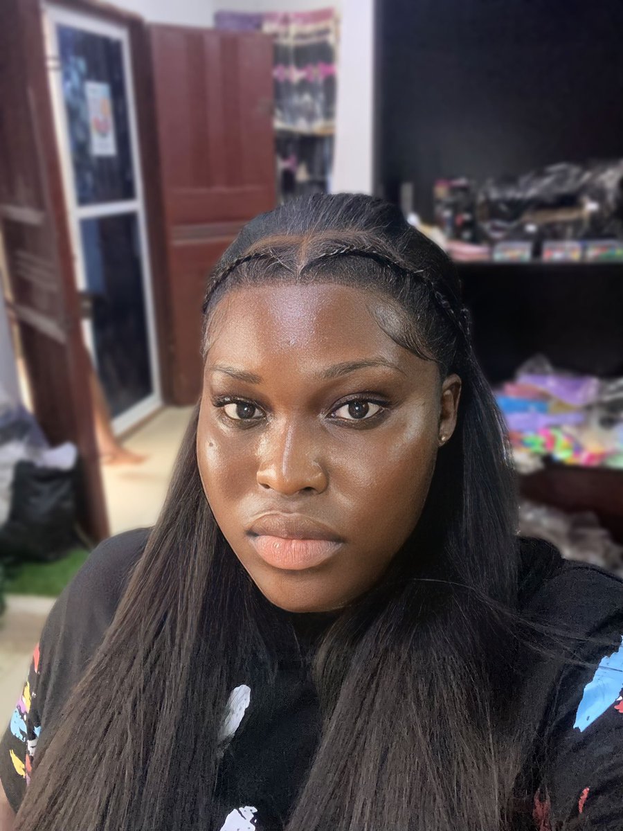 _favorite_ada's tweet image. Drop a picture of you not smiling😐