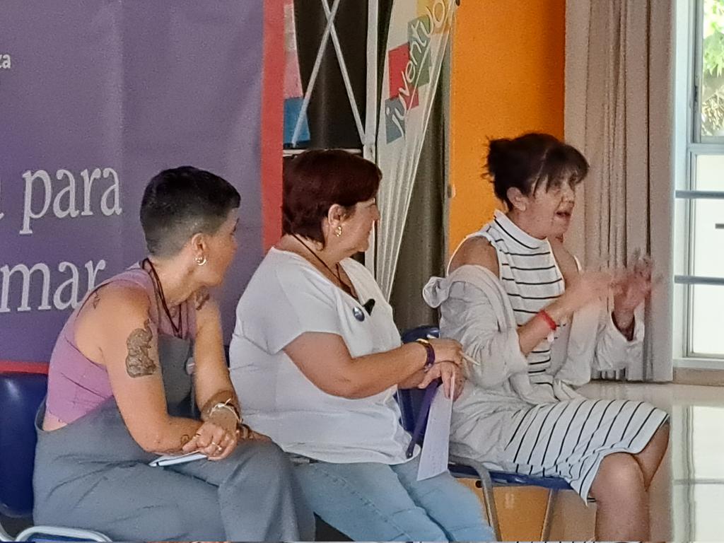 Nuestras tres candidatas debaten hoy sobre el futuro de nuestro municipio. 
Está claro que en Cartagena se necesitan mujeres como ellas, con valentía para transformar lo cercano!! <a href="/leligamu/">Leli Garcia</a> <a href="/IsaLope63657200/">Isa Lopez</a> <a href="/VickyRod_IUVCt/">VictoriaRodríguez.Celdrán 🇵🇸🔻</a>