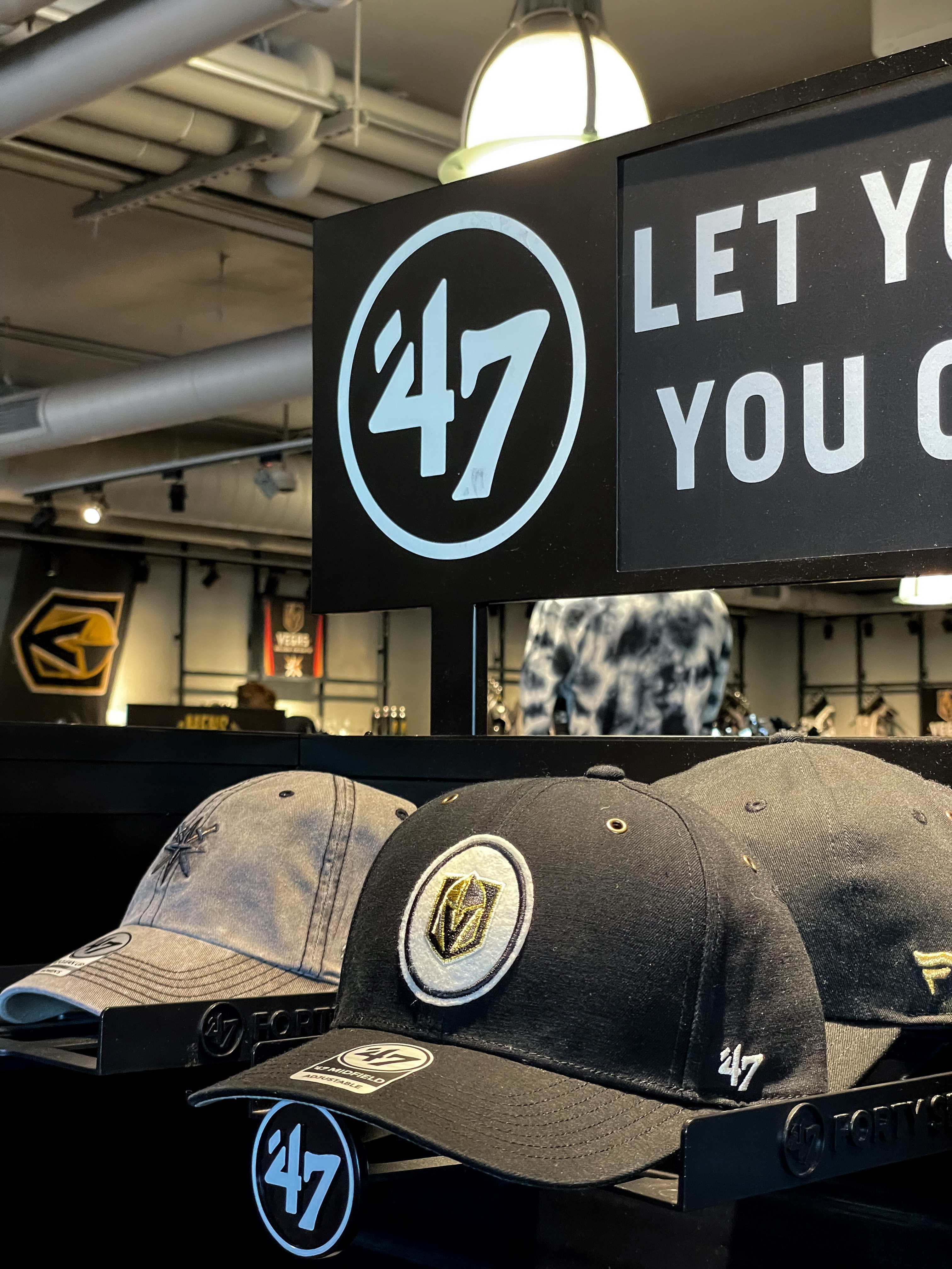VEGAS GOLDEN KNIGHTS 🏒 Tour Of The VGK Armory Fan Store At T