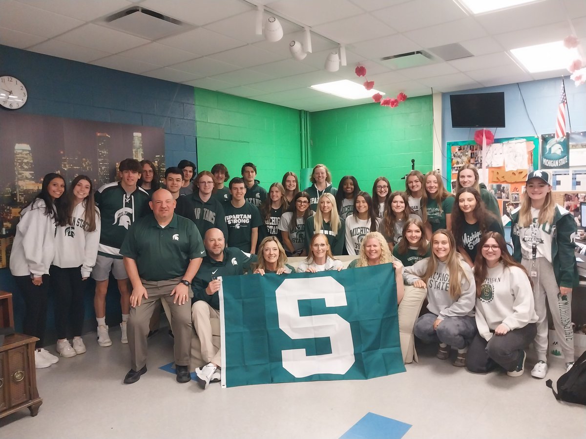 shs_spartans's tweet image. For the last 11 years, College Day at Stevenson has also featured alumni teachers organizing photos of current Spartans headed to their various alma maters.  Here's a selection of this year's photos!

#livoniapride