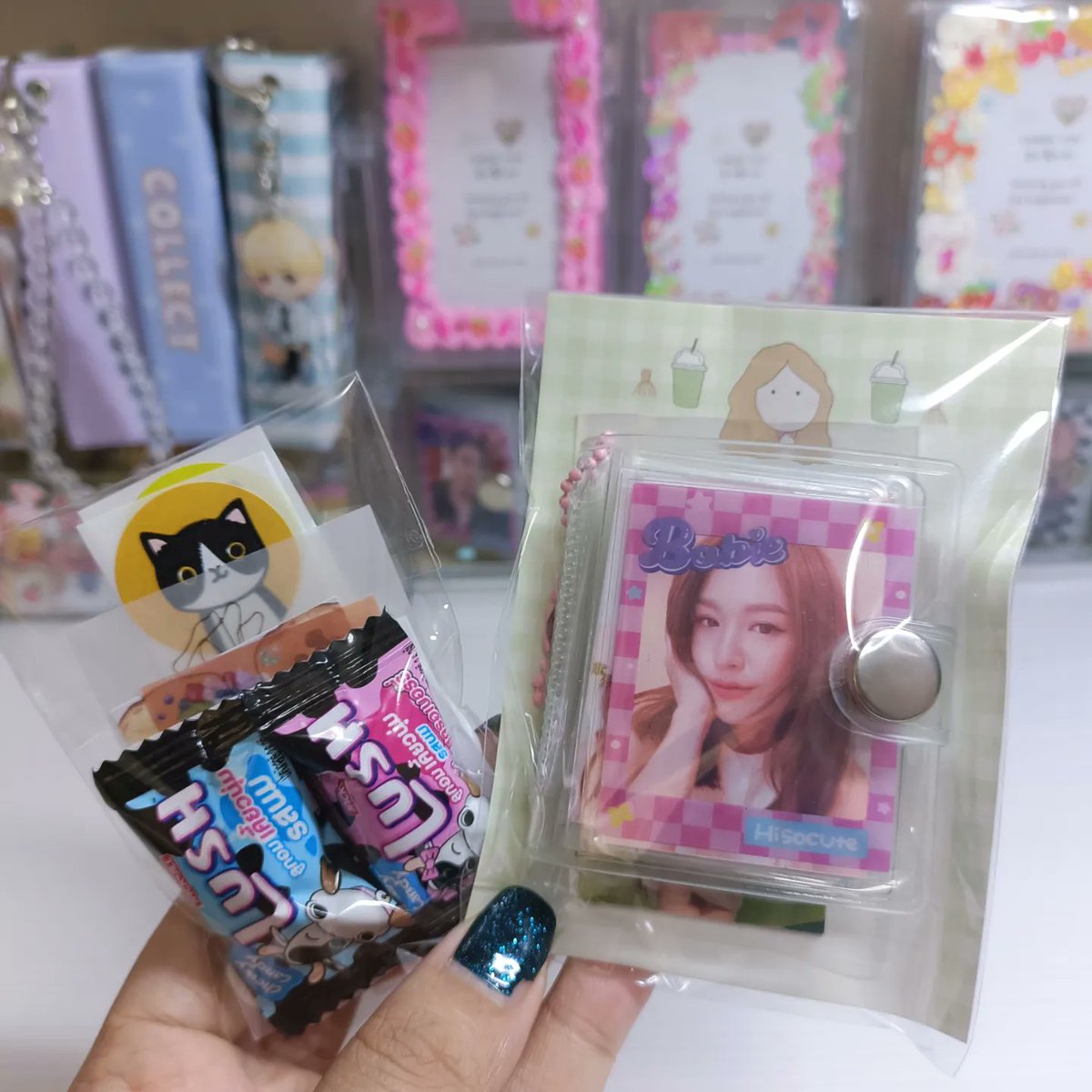 zaiiapinya's tweet photo. ดีใจมากฮะออเดอร์ kpop ได้ทำ bts & blackpink อย่างแฮปปี้ดี๊ด๊า 😻
#พวงกุญแจใส่รูป #พวงกุญแจอัลบั้มรูป #อัลบั้มรูปจิ๋ว #อัลบั้มไอดีโฟโต้ #มินิคอลเล็คบุ๊ค #ของขวัญ #ตลาดนัดซีรี่ย์วาย #ตลาดนัดkpop #ตลาดนัดcpop #รีวิว #minicollectbook #collectbook #miniphotoalbum #photokeychains https://t.co/qQH4hW42mg
