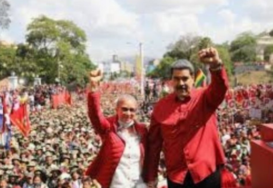 Un militante Tupamaro se caracteriza por estar siempre a la vanguardia de la revolución cuya características principal es la lucha en contra de los demonios internos del ego y la soberbia.

Que sean como el Che
Que sea como Tupac Amaru
!Seamos Como Chávez!

#SomosPuebloDigno