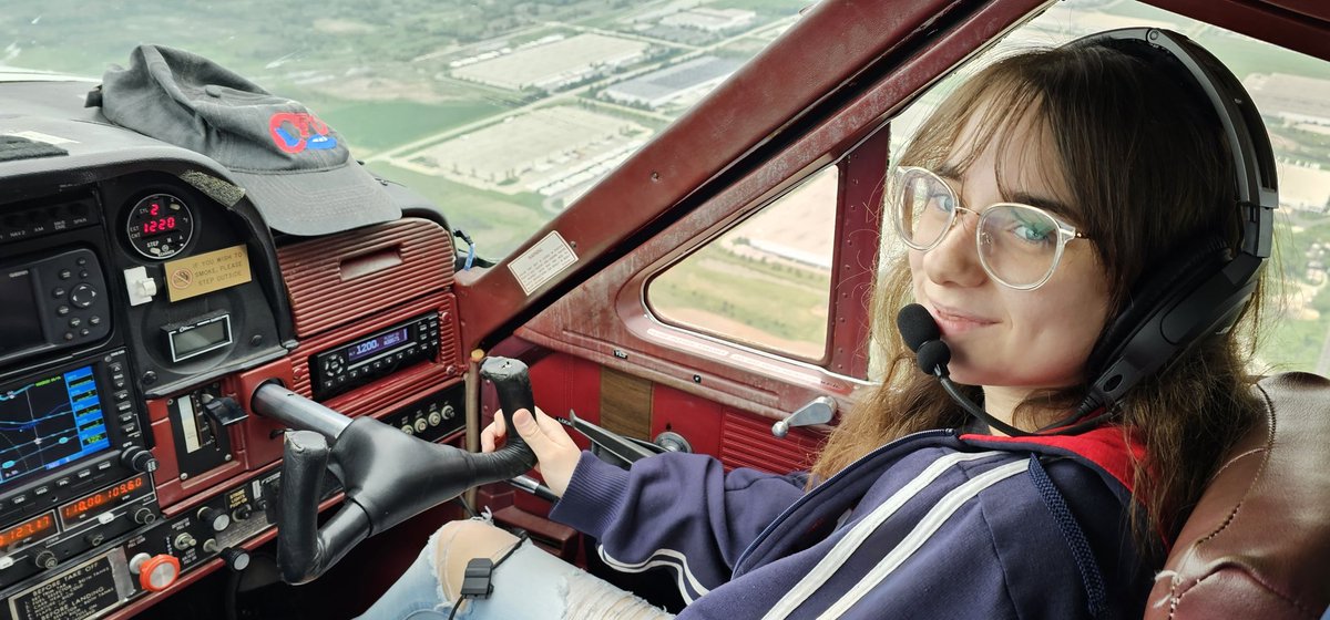 PilotBurt's tweet image. @EAA #YoungEagles @CityOfWaukegan #LetsGoFlying #YouthActivities @Cessna #cardinal177 #TeamHighWing