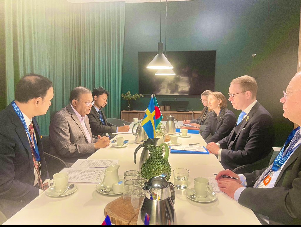 SwedenAmbBD's tweet photo. Bangladesh has a strategic role to play in the Indo-Pacific. Good to see substantive bilateral talks bw Minister of Information &amp; Broadcasting Dr. Hasan Mahmud &amp; Foreign Minister @TobiasBillstrom in the margins of the #EUIndoPacific Ministerial Forum in Stockholm. 🇸🇪🇪🇺🇧🇩

#EU2023 https://t.co/uDdlxn7zKe