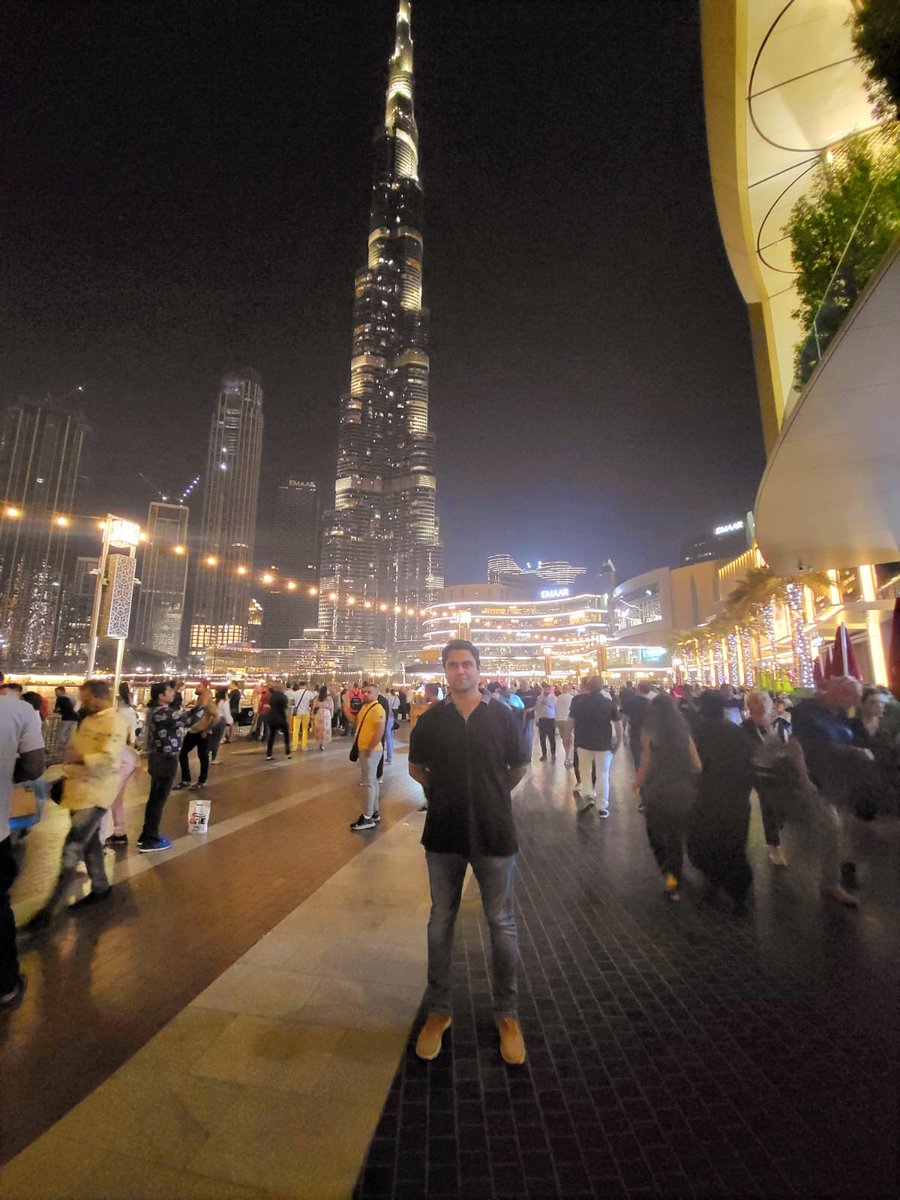 siddiquidaniyal's tweet photo. Witnessing the rise of Dubai as a powerhouse of success leaves me in awe. 

It's time for DS Group to explore it's potential further, and expand its footprint in the UAE, where opportunities await. 
#TourismTransforms #GlobalInspiration #TravelDiaries #Letsgoglobal #DSGroup https://t.co/Bw99LxXFGE