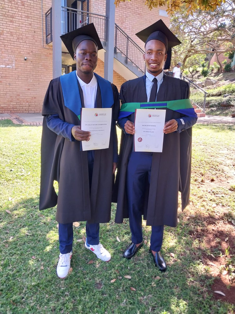 Thalez7's tweet photo. Graduates🎓 💖💖👏😍 ump @ChrisExcel102 @AdvoBarryRoux @RealMrumaDrive @EFFSouthAfrica @MbalulaFikile https://t.co/Urz7KNDjhf