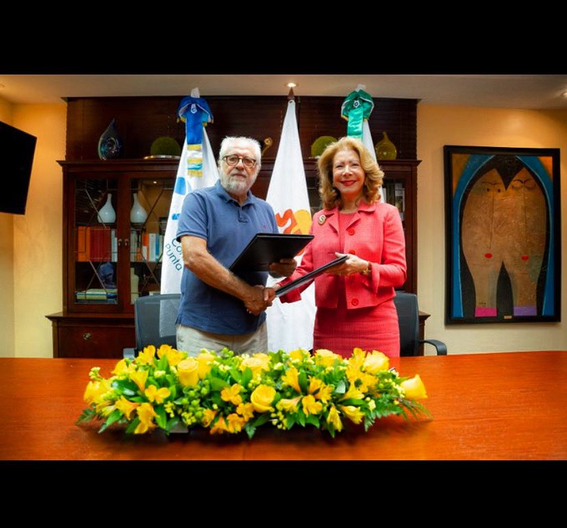 FernandoSued1's tweet photo. Ojalá k estas cosas motiven otras empresas y apadrinen cuencas, bien x cepm @evergo_emob @CEPMrd #ambiente #surprofundo https://t.co/jFFdurs9g3