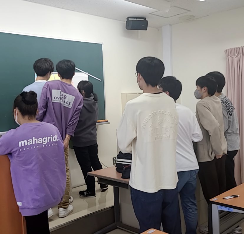 oit__ADST's tweet image. 今日は、2日前のオープンキャンパスの反省点と良くできた点を2グループに分かれて意見交換をしました！
何事も復習は早めに行うのが基本です！
そしてそれを次の機会に活かすことで自分の限界を超える成長が待っています！

今日が次のオープンキャンパスに絶対活かせます！

#春から大工大